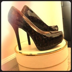 SZ9.5 Steve Madden Leopard Print heels 👠